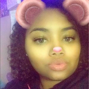 Meet your Posher, Makayla